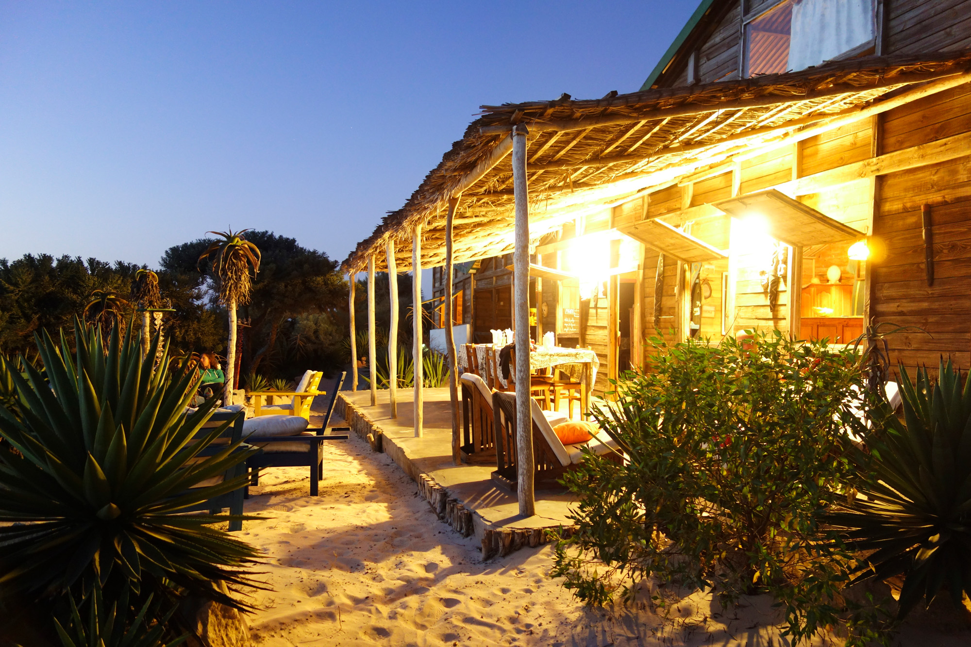 Bungalow de nuit sur la plage